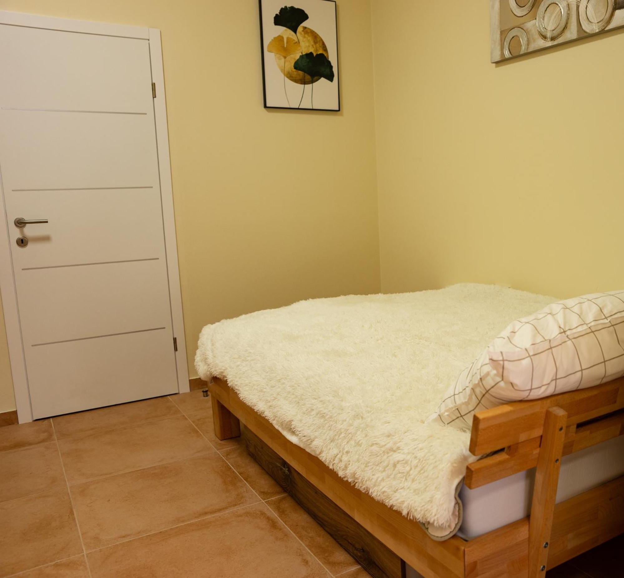 Apartment Center 40m *